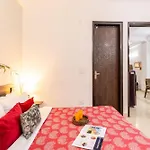 Homlee-Vintage 2Bhk Apt Near Central Delhi